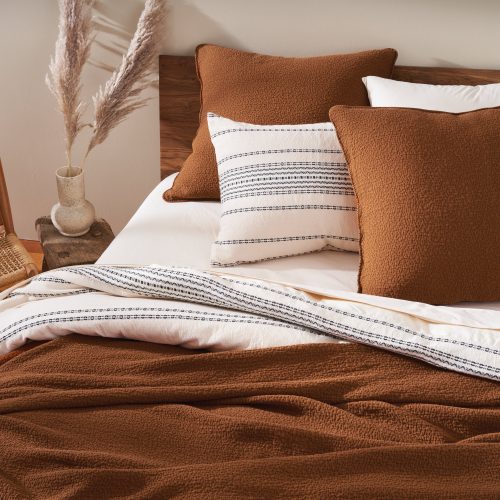 1023500and1018026 Cascade Blanket RustandRippledStripeDuvet A FALL20 5604 632ecf9f 59d9 43bb 98f2 d5c132798b83