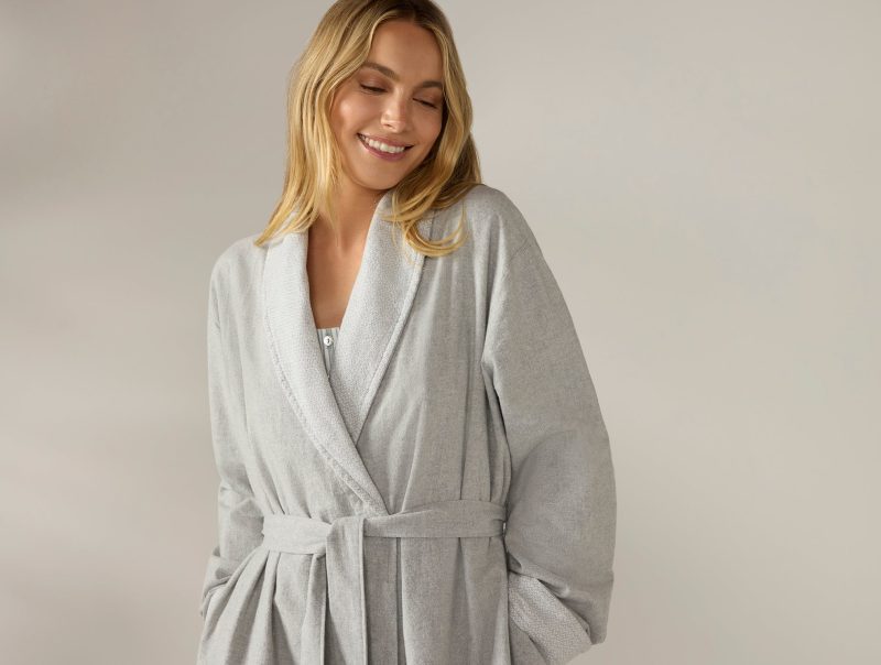 FA24 CloudBrushedOrganicFlannel Robe GrayHeather OM 1707