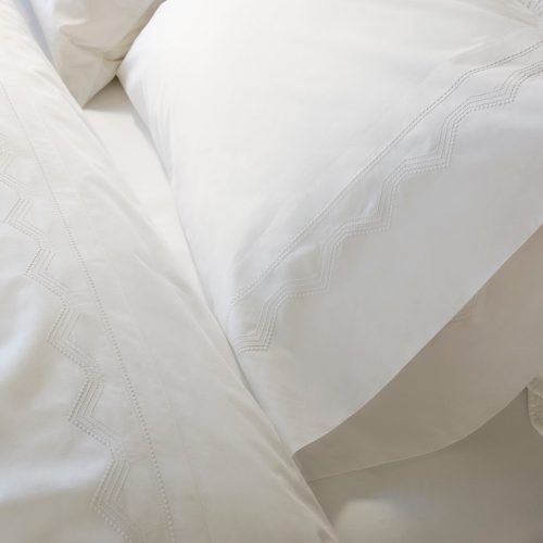 Vista Embroidered Organic Percale Sheet Set - Coyuchi | Alpine White