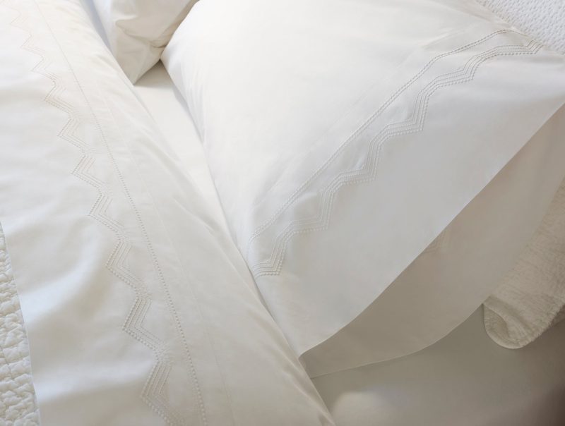 Vista Embroidered Organic Percale Sheet Set - Coyuchi | Alpine White