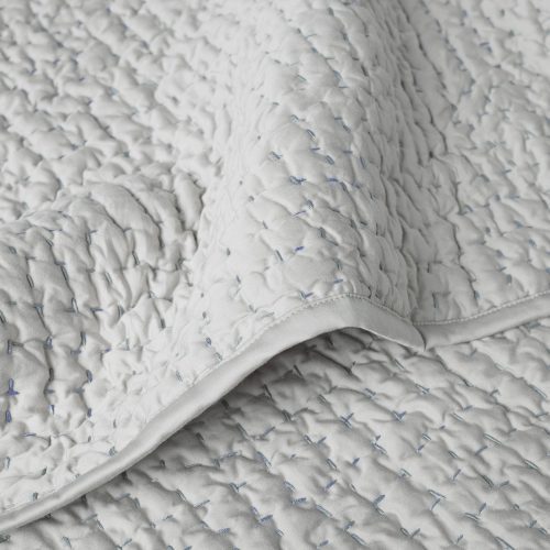 FA24 PebbledHandstitchedOrganic ToddlerQuilt PaleGraywCools B 1040