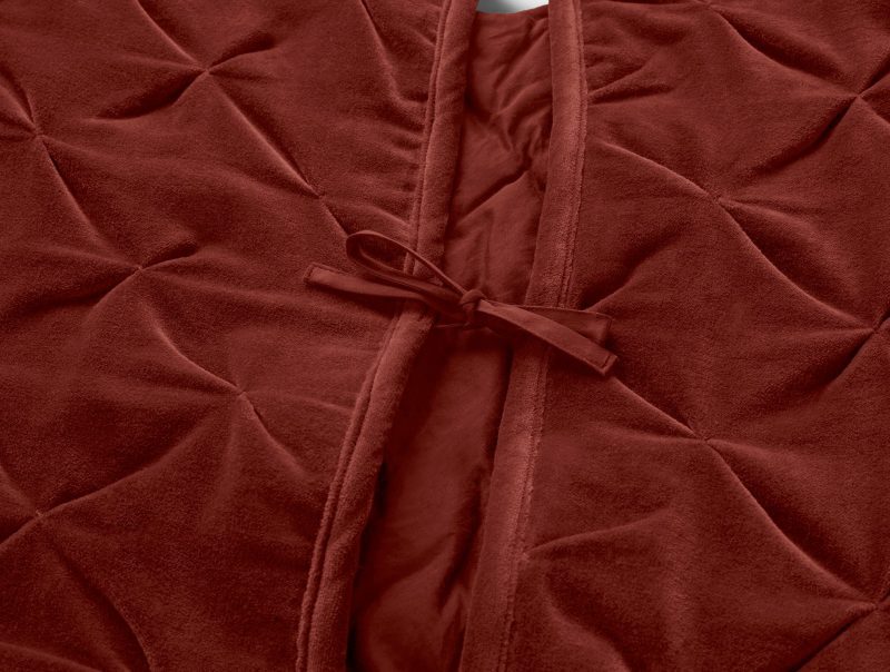 FA24 VelvetTuftedOrganic TreeSkirt Claret B 1248