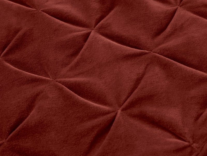 FA24 VelvetTuftedOrganic TreeSkirt Claret B 1252 8e9d2fd5 5caa 49a2 8928 df54cf0646ce