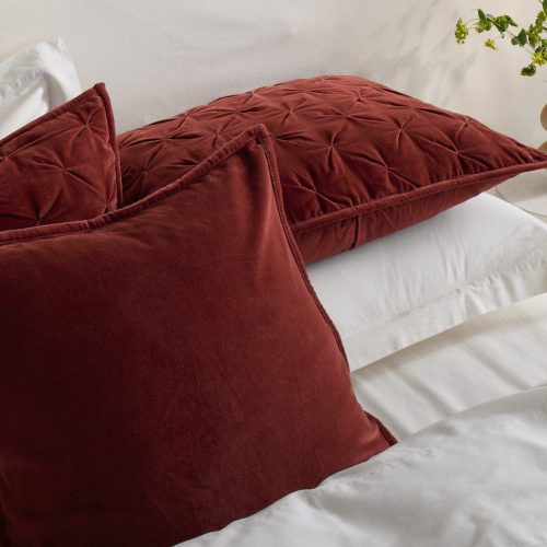 FA24 VelvetTufted Quilt Claret B 0005 cropped da3144bf da51 4e36 8db2 28374528276a