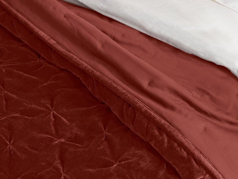 FA24 VelvetTufted Quilt Claret B 0023