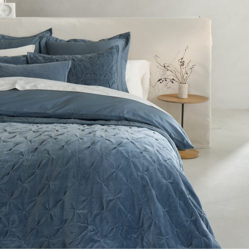 FA24 VelvetTufted Quilt Gulf A 0060 cropped 17f401ce 7f84 4d93 abda e251f1c993cc