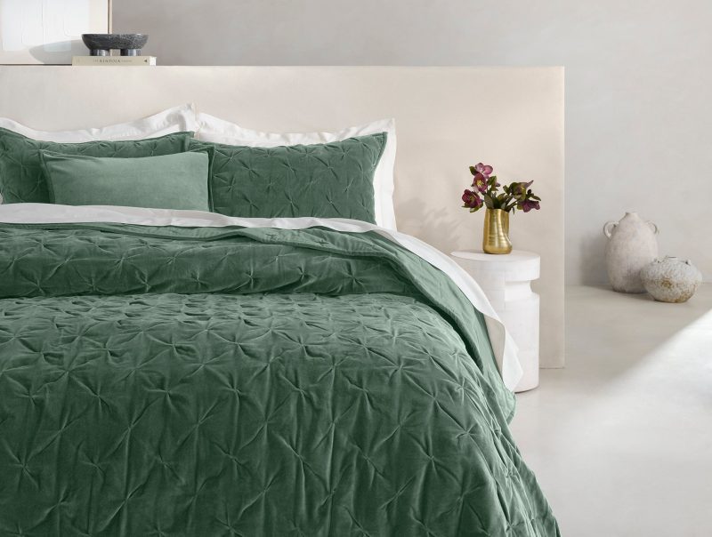 FA24 VelvetTufted Quilt Pine A 0095