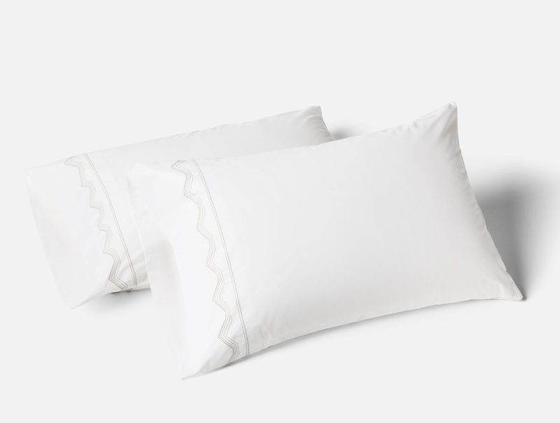 FA24 VistaEmbroideredOrganic Pillowcase AlpineWhite wStone A 466