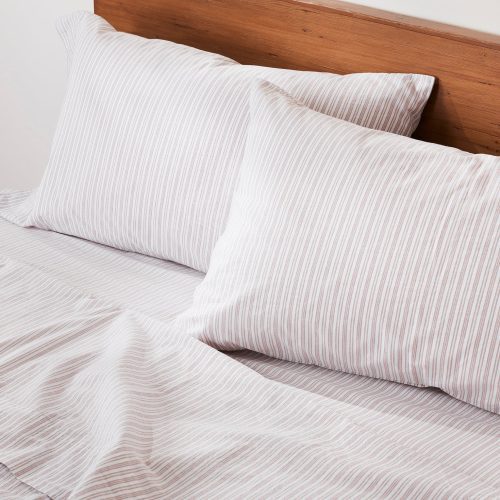 OrganicCrinkledPercale Sheets Hazel Sedona SheetsDetail FA23 DTL1 1