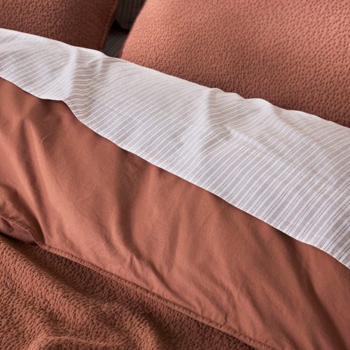 OrganicCrinkledPercale StandardShams Sedona ShamDetail FA23 DTL5