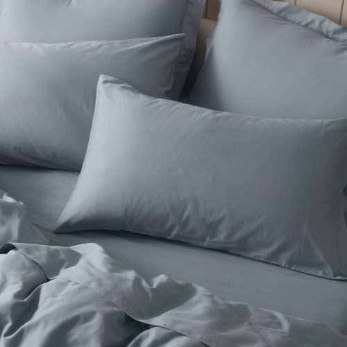 PDP 1024443 OrganicRelaxedSateen Duvet PaleOcean LifestyleHero FA22