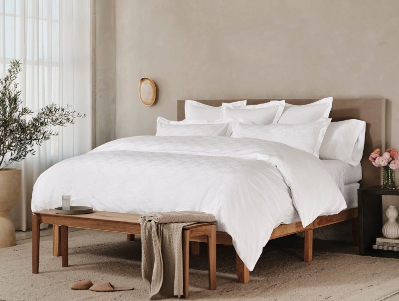 SP25 EEcom HeirloomSateenJaquardDuvet AlpineWhite A 054 07327c15 2249 4c9c bd9d e614d3f6a09b