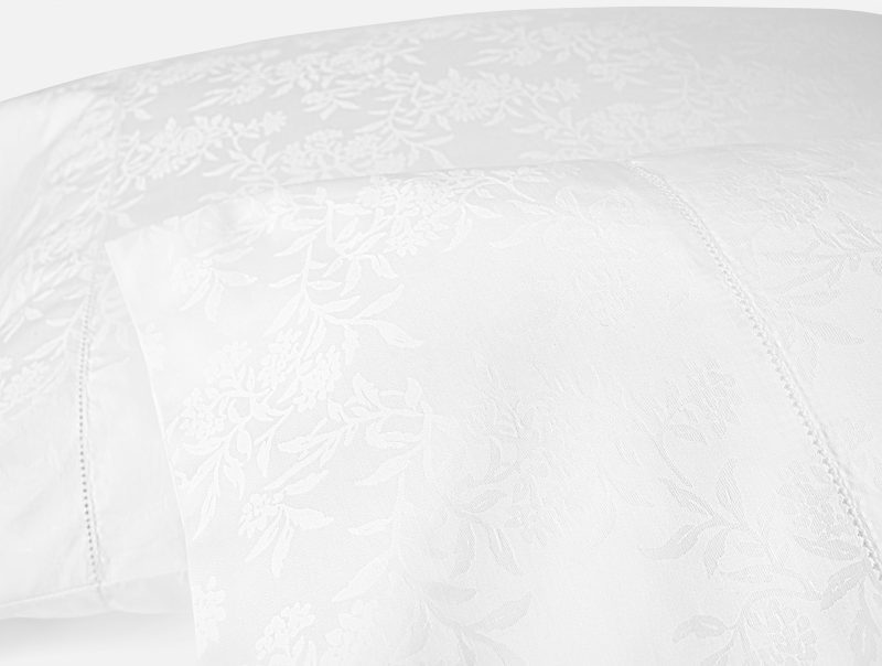 SP25 HeirloomOrganicSateenJacquard Pillowcase Setof2 AlpineWhite 4098 1 5ea92c3a f160 4587 ad8e ebe766bcbb4d