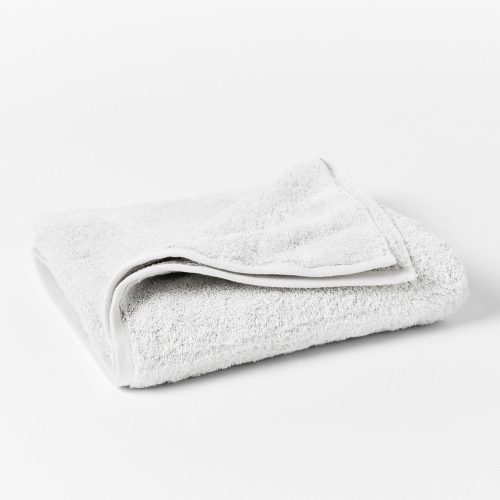 cloudloom bathtowel b sp21 2354 1 01ddefd6 6913 4fa8 b3fc 6c96ee8706b0