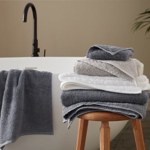 lifestyle cloudloomtowels mix a sp21 detail v2 094 de1d6b53 ba37 4e6a 9a85 d758fc811bc3