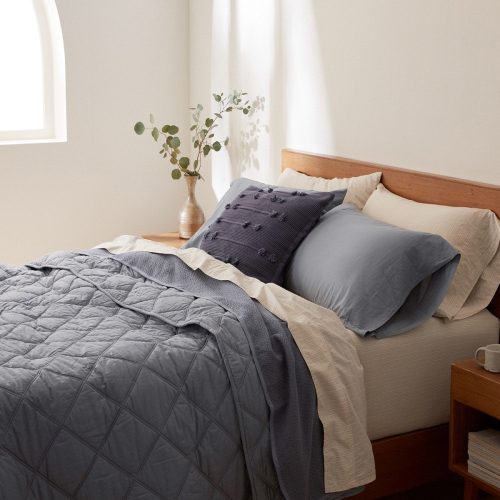 pdp diamondstitch comforter steelblue a sp22 detail 52855