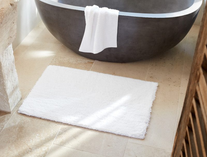 pdp lifestyle shag bathmat alpinewhite a sp21 0023 x 2745b139 78a2 4747 b217 6f14432ce6db