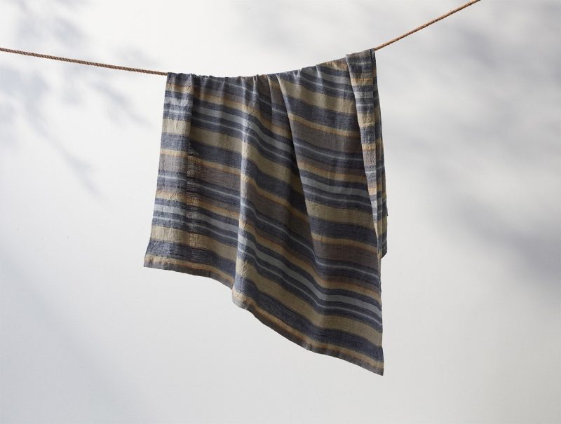 Mojave Organic Linen Throw | Indigo