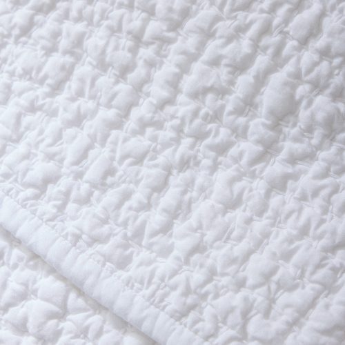 pdp pebbledhandstitched quilt alpinewhite sp23 details 11640 3