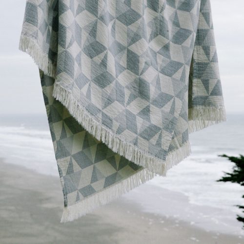 Pismo Organic Throw | Lake