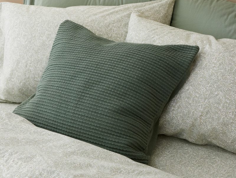 sp23 marshallorganicpillow juniperwforset 1 lifestyle pdp c955fec5 d2b0 48ee a38b f136dfd8b175